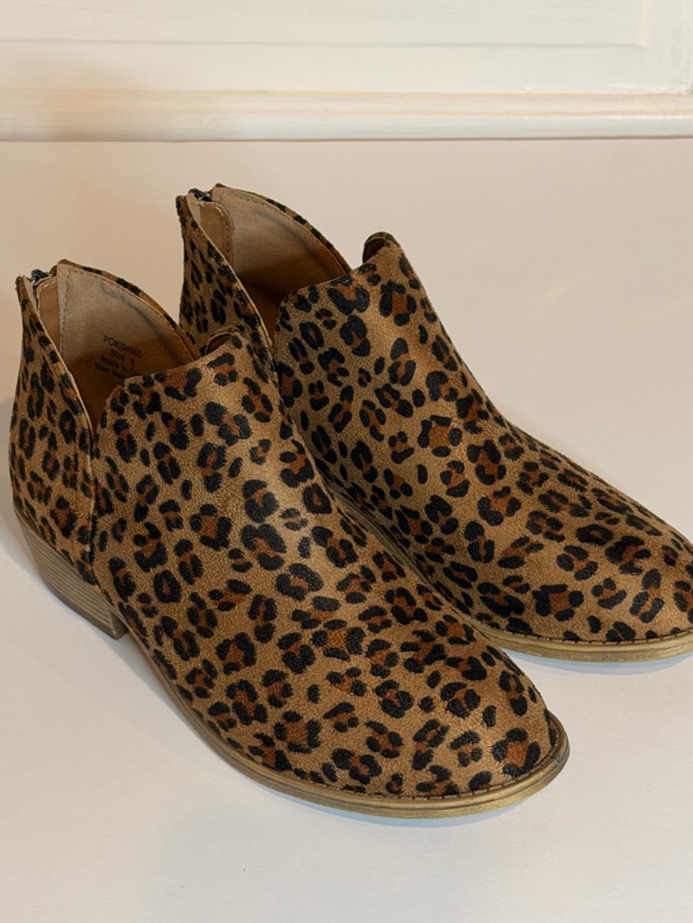 Journee Collection Livvy Bootie Detail and Back Zipper Closure. Size 8